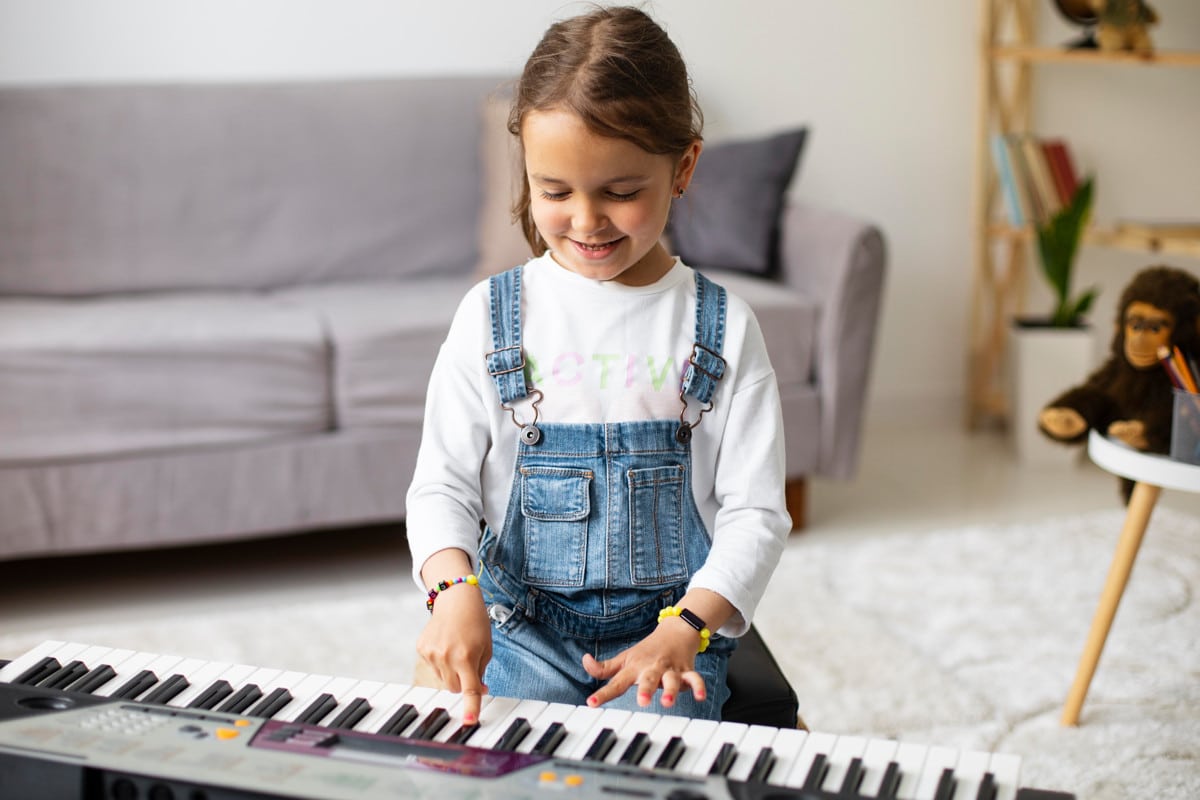 Avantages pédagogiques du piano pour les enfants